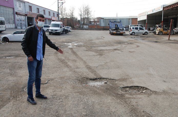 Sanayi sitesi esnafından bozuk yol tepkisi