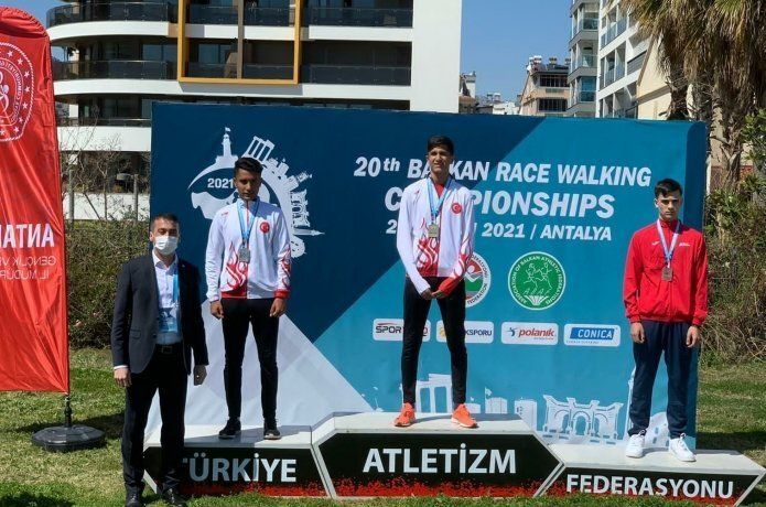 Batman atletizmi ışıldamaya devam ediyor