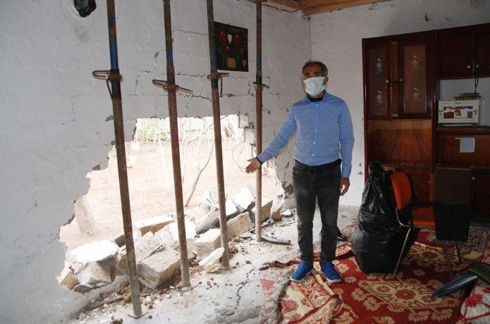 Evin bir bölümü yıkılan aileye yardım edildi
