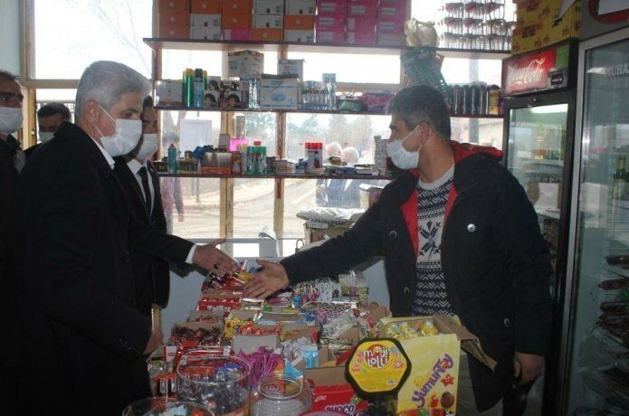 MHP Balpınar’da esnafları ziyaret etti