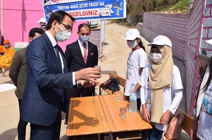Kozluk’ta ''TUBİTAK-4006'' bilim şöleni düzenlendi