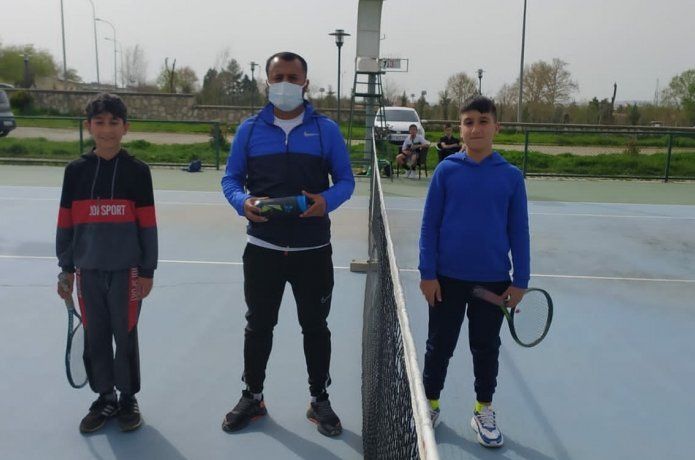 Kor tenisi il şampiyonası başladı