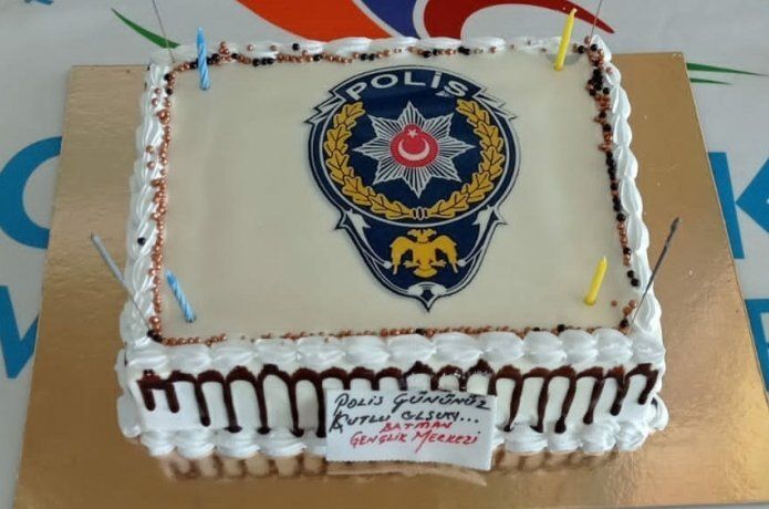 Gençlikten ihbarlı, polis kutlaması