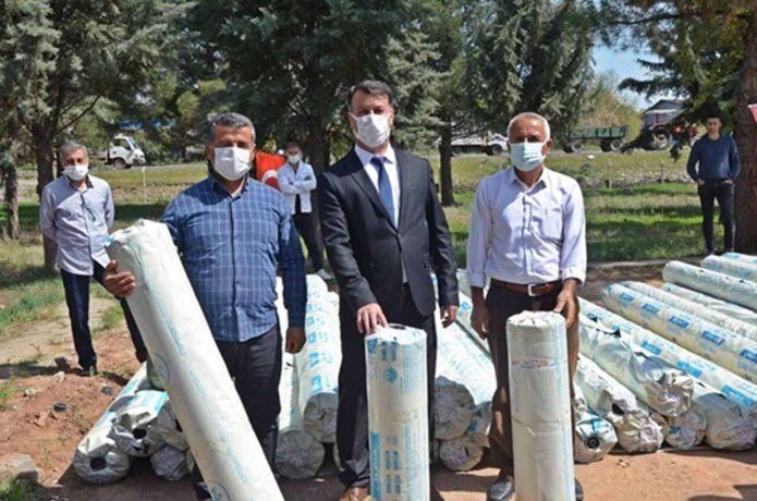Çiftçilere sera naylonu dağıtımı yapıldı