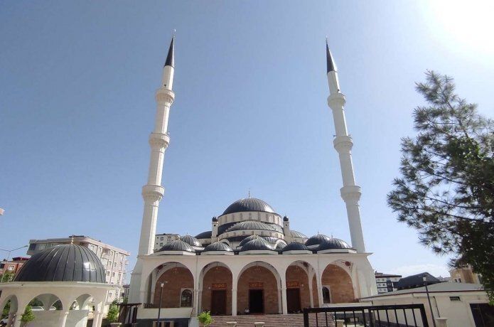 Selahaddin-i Eyyubi Camii ibadete açıldı