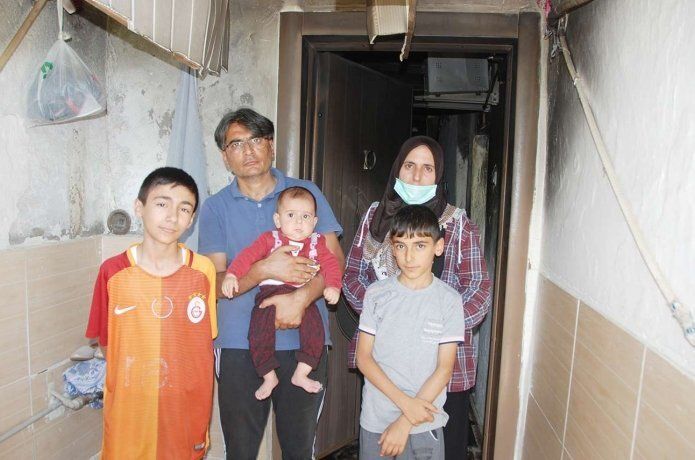 Evleri yanan mağdur aile yardım bekliyor