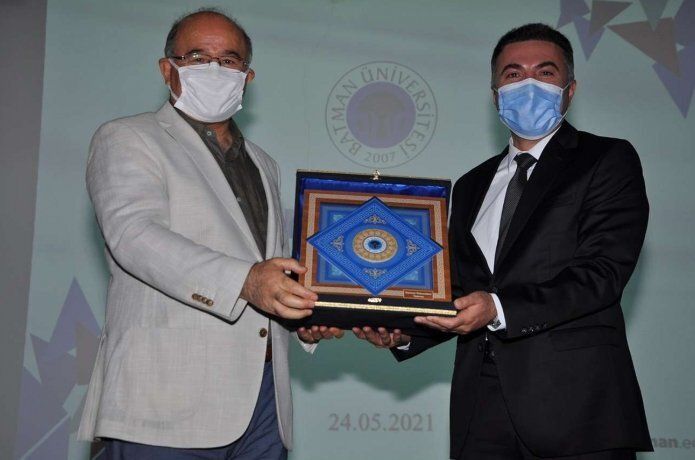 Eski Milli Eğitim Bakanı Çelik Batman Üniversitesini ziyaret etti