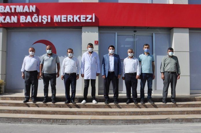 HÜDA PAR Batman’da kan bağışı kampanyasına destek verdi