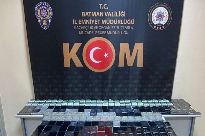 Gümrük kaçağı telefon ele geçirildi