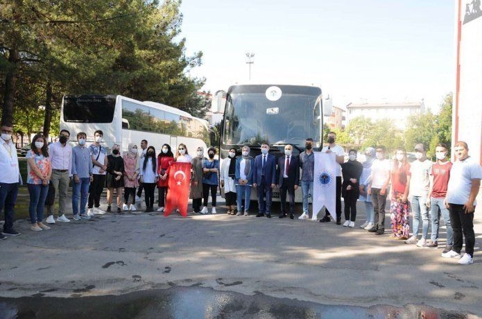İkinci öğrenci kafilesi de Çanakkale ve Ankara’ya uğurlandı