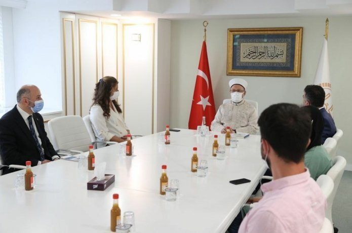 Üniversite öğrencileri, Diyanet İşleri Başkanı Prof. Dr. Ali Erbaş’ı ziyaret etti