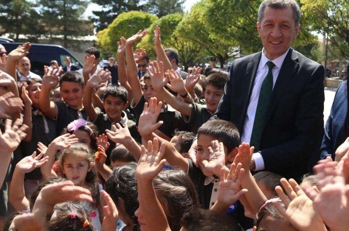 6 Eylül'de yüz yüze eğitimle başlayacak