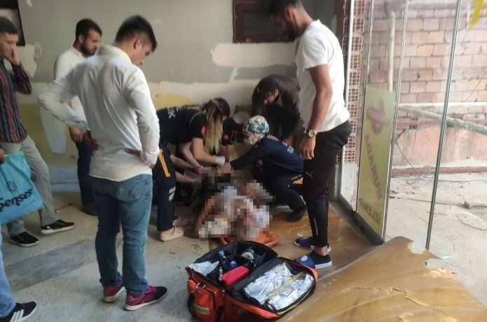 ikinci kattan düşen işçi ağır yaralandı