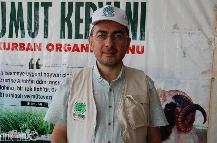 Umut Kervanı kurban eti dağıttı