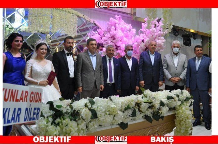 Özoğul ve Özden ailelerinin mutlu günü