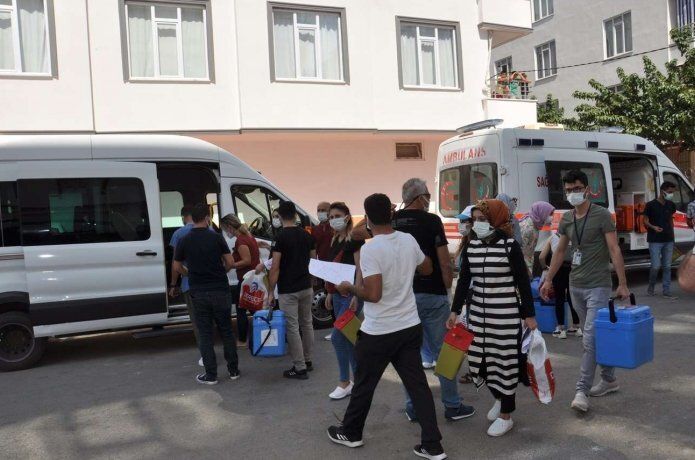 Sağlık ekipleri aşı için sahaya indi