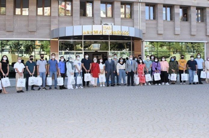 Vali Şahin, YKS’de dereceye girenleri ağırladı