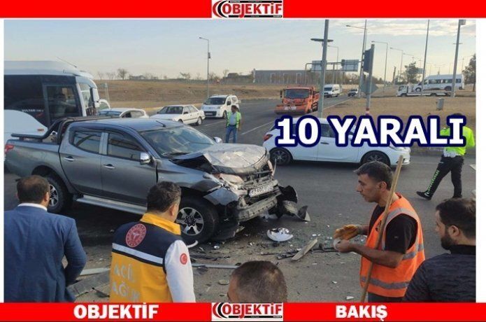 Tekstil işçilerini taşıyan minibüs ile pikap çarpıştı: 10 yaralı