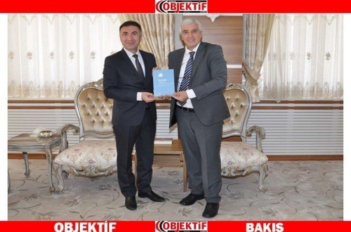 Batman Üniversitesine kitap bağışı