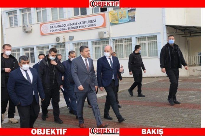 Vali Şahin, fen ve sosyal bilimler proje okulundaydı