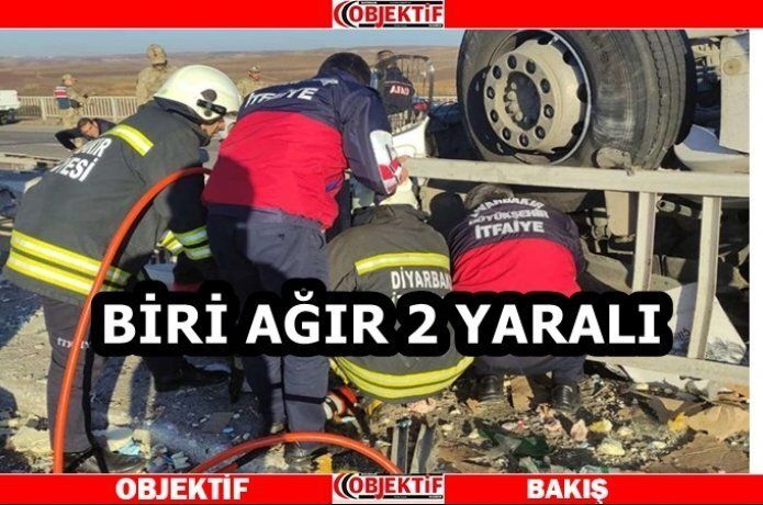 Araç köprüde asılı kaldı