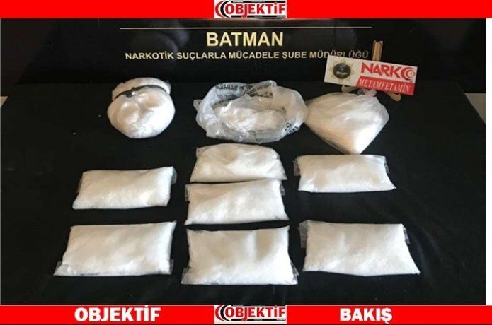 Otomobilde 3 buçuk kilo metamfetamin maddesi ele geçirildi