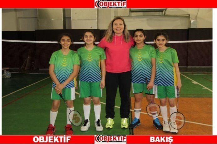 Badmintonda bölge birincisi oldular
