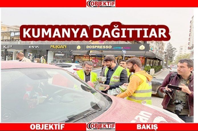 AK gençler kumanya dağıttı