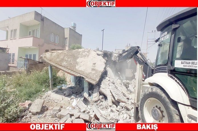 Şehrin güvenliği için metruk binalar yıkılıyor