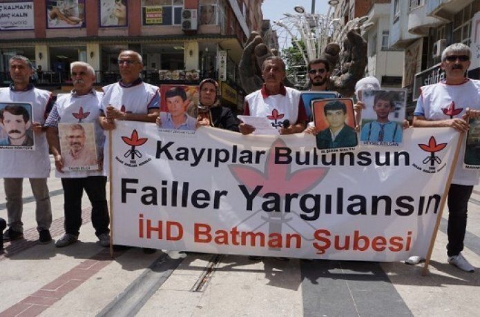 Bayramda da kayıp yakınlarını sordular