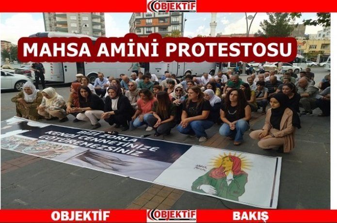 Kadınlar Amini için eylem yaptı
