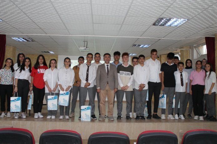 Geleceğin üniversitelilerine ilk ders Rektör Demir’den