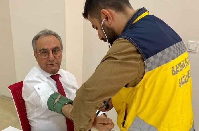 Belediyeden yaşlılar günü dolayısıyla ücretsiz tarama