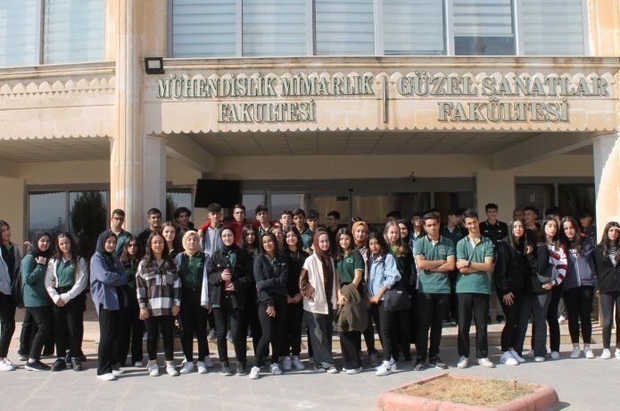 Lise öğrencileri üniversiteyi ziyaret etti