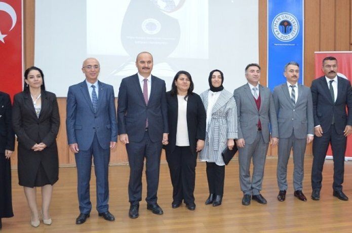 Üniversitede ‘dil’ konferansı