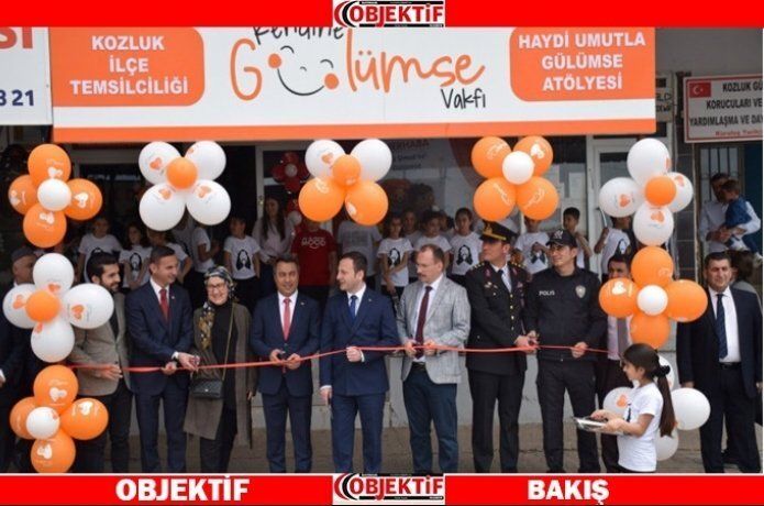 Kendine gülümse