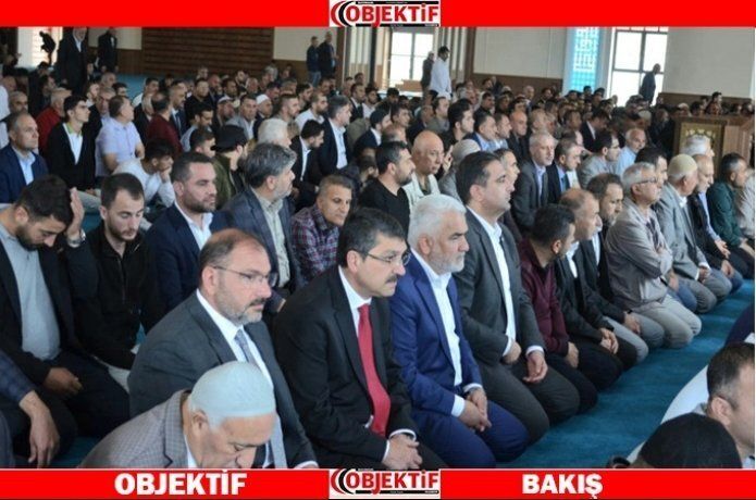Külliyede ilk Cuma namazı kılındı