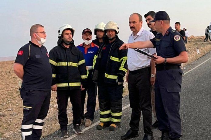 Devrilen buğday yüklü tır yandı: 4 ölü 2 yaralı