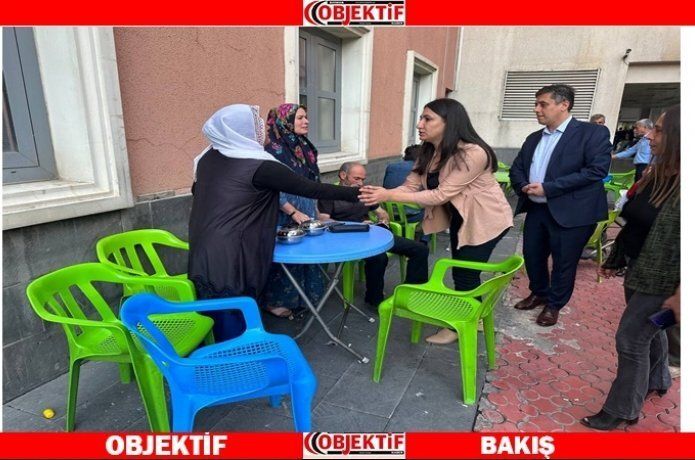 Milletvekilleri hastaları ziyaret etti