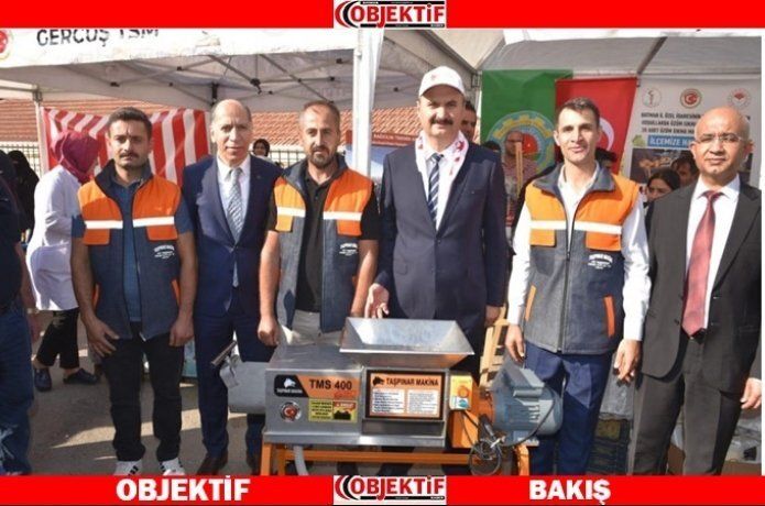 Çiftçilere üzüm sıkma makinası