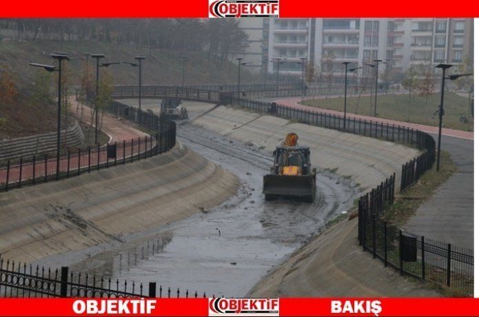 Yürüyüş yolu kirlilikten arındırılıyor