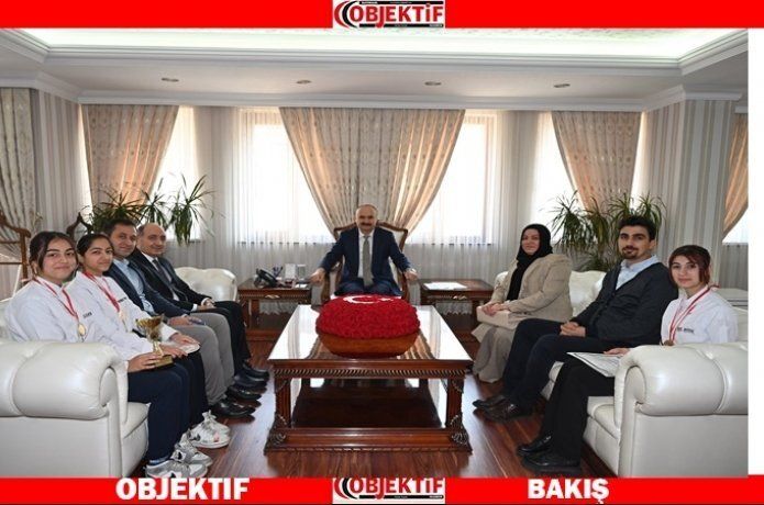 Başarılı öğrenciler ödüllendirildi