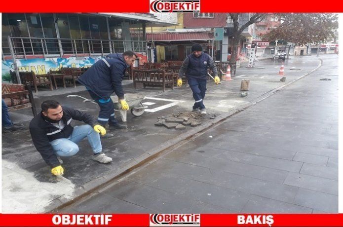 Bozuk parkeler onarıldı