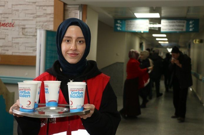 Belediyeden sıcak çorba ikramı