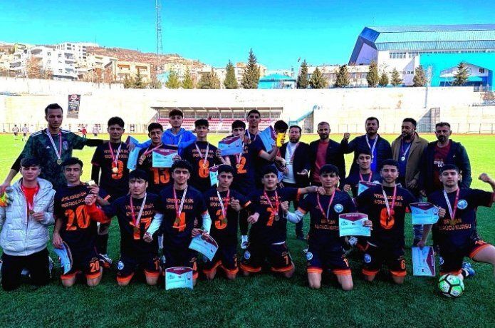Veysel Karani futbolda tarih yazdı