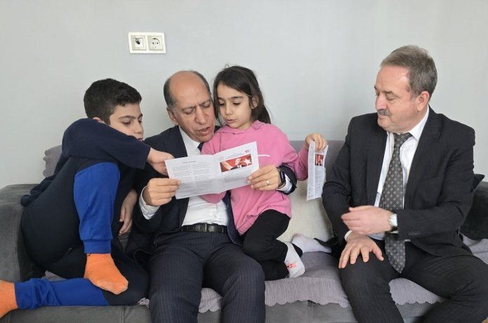 Şehit ailesini ziyaret ettiler