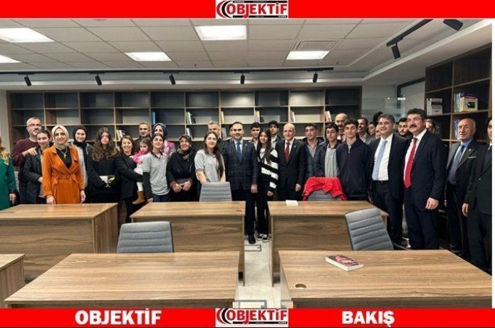 ''Gençlerimizi bilimle buluşturuyoruz''