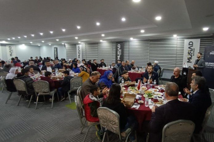 MÜSİAD'dan muhtaç ailelere iftar