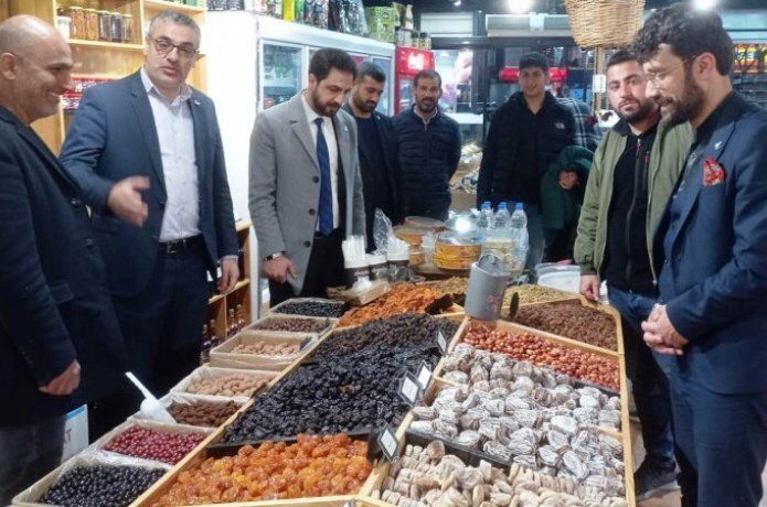 YRP Başkan adayı Zaman’dan esnaf ziyareti