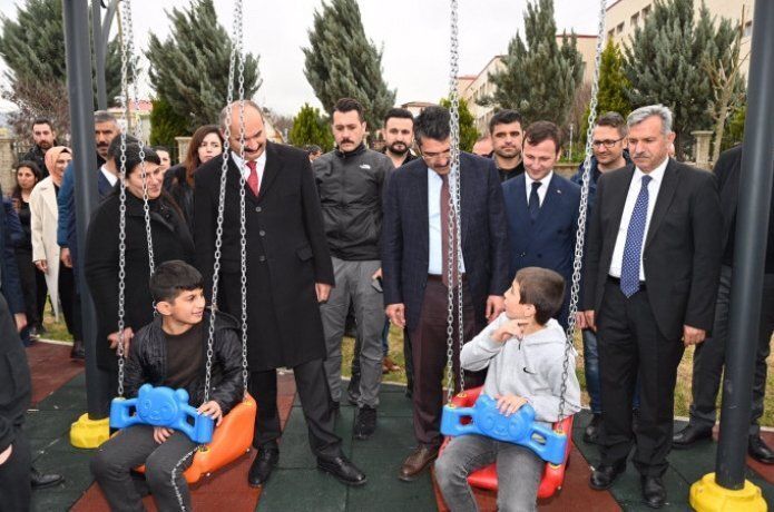 15 Temmuz şehitler parkı hizmete hazır